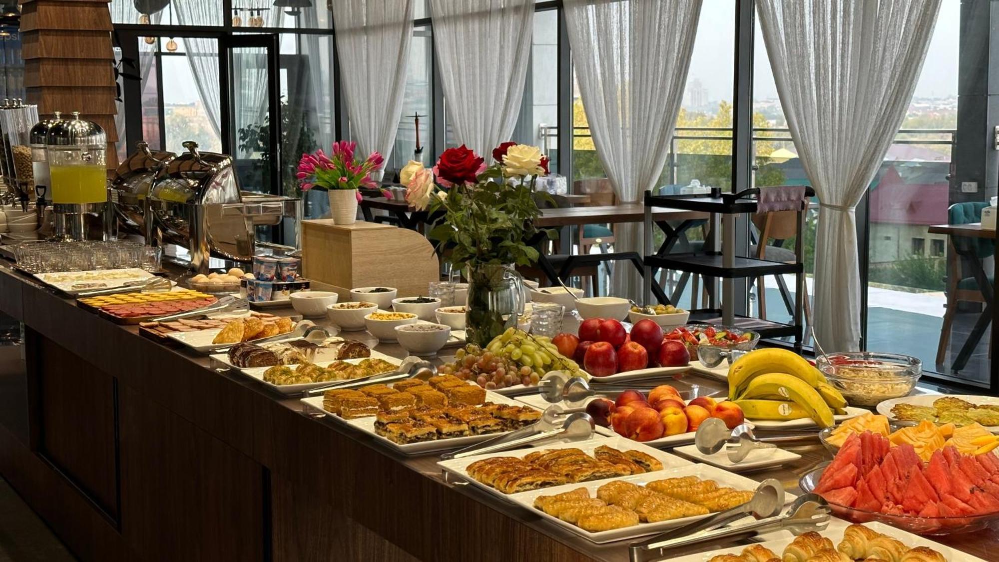 Rayyan Hotel & Spa タシュケント エクステリア 写真