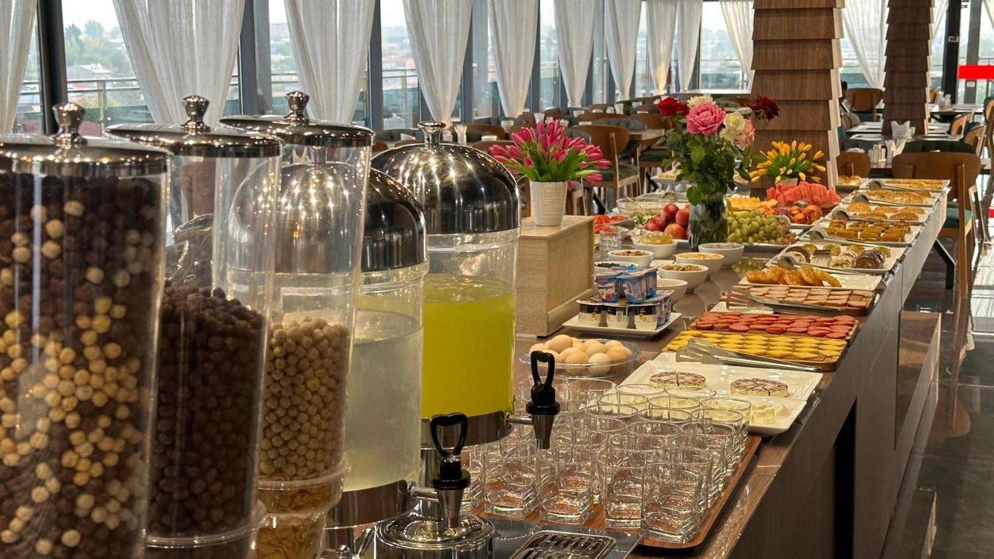 Rayyan Hotel & Spa タシュケント エクステリア 写真